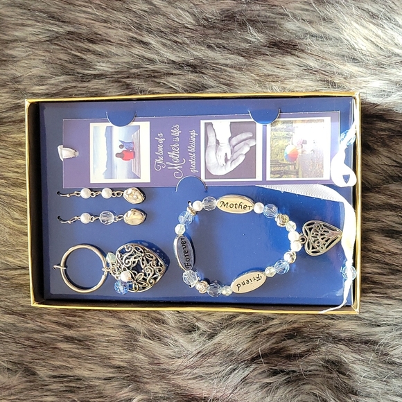 ❤️ - Mother's 4 pc Gift Set - Picture 3 of 5